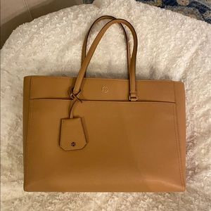 Tory Burch tote bag I used it twice! It’s like new